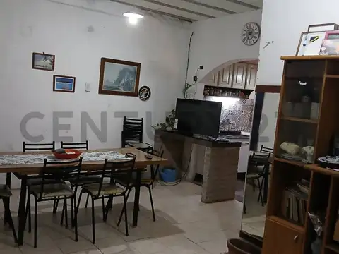 Lugones 3900, Piso 0