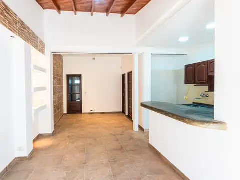 Casa 4 ambientes con 1 baño