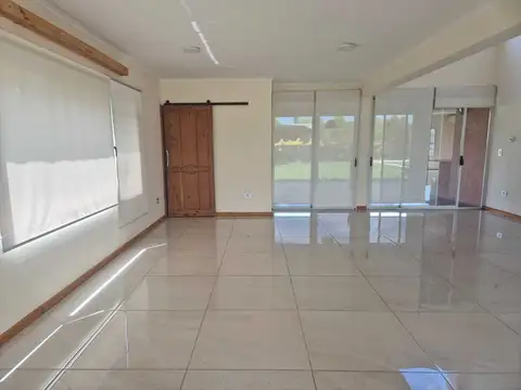 Casa en Alquiler en Ayres Plaza, USD 2.500