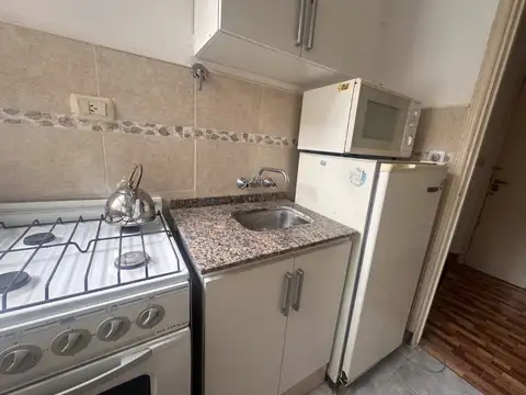 Miramar (Av. 23 N 802) Departamento 2 ambientes equipado. 36 m2. Luminoso