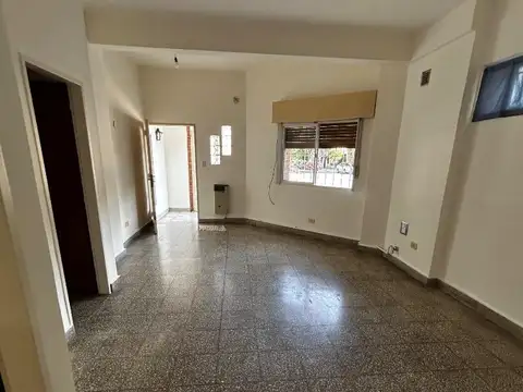 Depto Tipo Casa en Venta en Villa Pueyrredon, USD 210.000