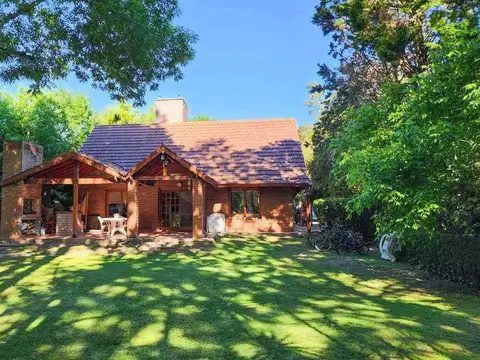 CASA EN VENTA 5 AMB NAUTICO ESCOBAR COUNTRY CLUB