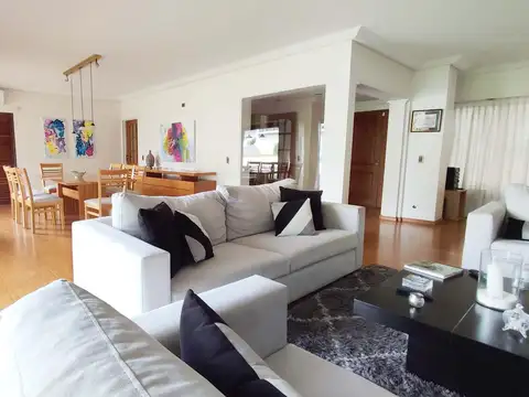 Casa en Venta en Martinez Vias / Libertador, USD 1.100.000