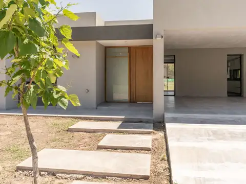 Casa a la venta en Barrio La Antonella, Zavalla