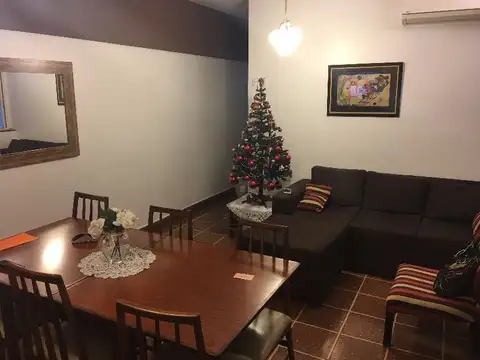 4 amb. 68 m2. Bño y Toilete. Excelente ubicacion  A mts Av. La plata y Directorio.