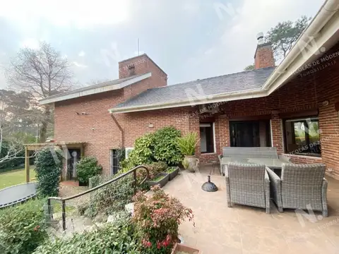 Casa 5 ambientes con 3 baños