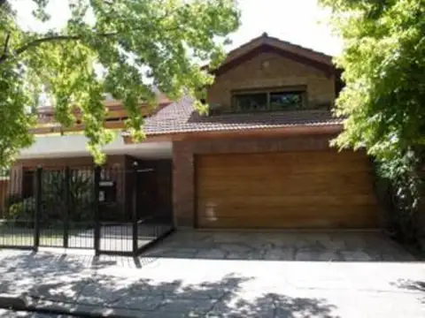 Casa en Venta - Martinez  vias a Libertador