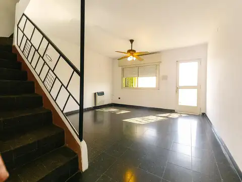 Casa estilo duplex en venta de 2 dormitorios en La Florida