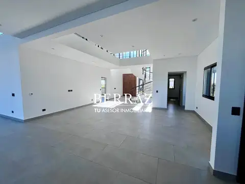 Casa Venta 5 Dormitorios Barrio Costas Lote de 873 m2 Puertos Escobar