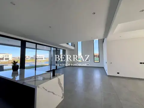 Casa 7 ambientes con 3 baños