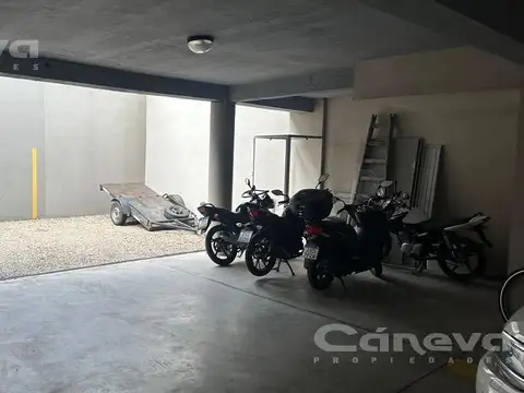 Oportunidad-Edificio de 4 Niveles con potencial comercial