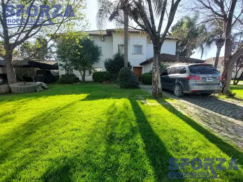 Casa 5 ambientes con 3 baños