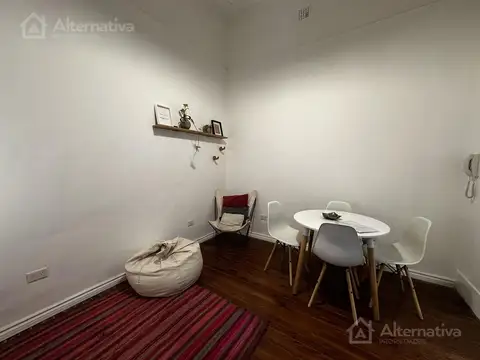 Av. Pueyrredon  al 500 entre Lavalle y Avenida Corrientes.