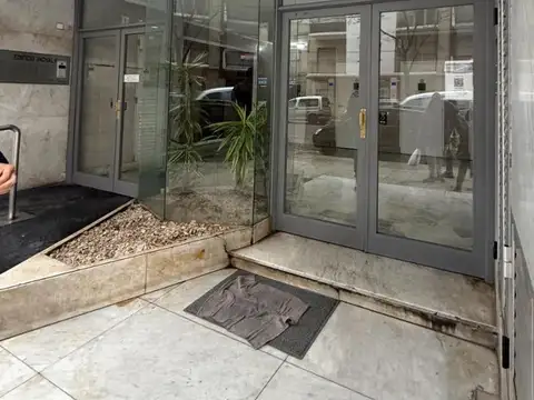 Departamento 2 ambientes a la calle con balcón