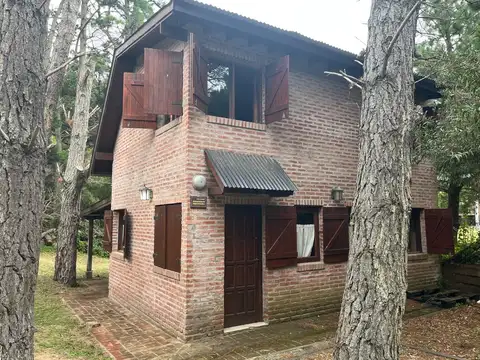 Casa en venta tipo chalet excelente ubicacion Mar Azul