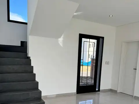 Casa en Venta en Pilar Del Este, USD 198.000