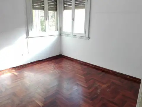 CHALET ORIGINAL - LOTE 200 M2 - 3 AMB - APTO CREDITO