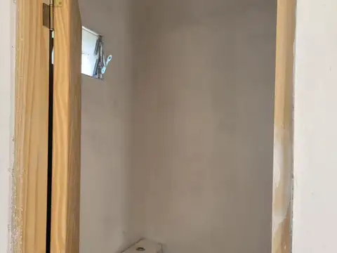 Casa 2 ambientes con 2 baños