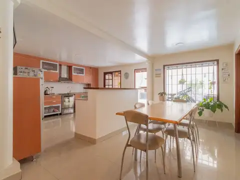 VENTA Casa 6 amb con Pileta en Vicente López