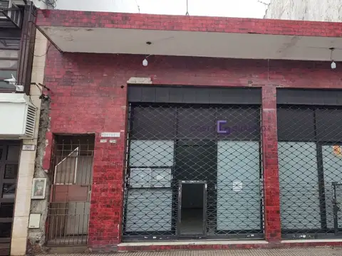 Excelente local de 75 m² ubicado en Avenida Mosconi