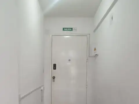 Oficinas 90 m2  totales - 2 baños - ALQUILER - San Nicolás.