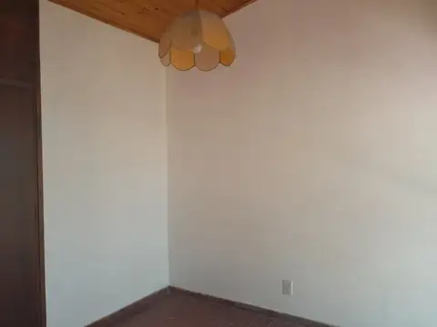 VENTA CASA 2 DORM QUINCHO CON BAÑO Y COCINA G.CRUZ