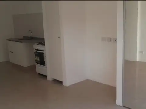 MONO AMBIENTE CON PATIO Y RENTA