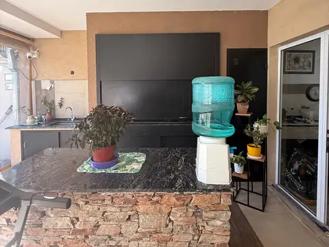 Casa 3 dormitorios, pileta, quincho