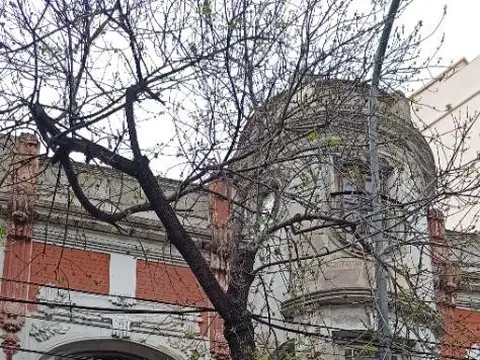 Importante Propiedad 187 m2 Avenida Rivadavia 8600 CABA