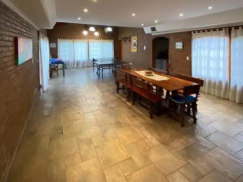 Casa en Venta en Countries y Barrios Cerrados en Moreno, USD 420.000