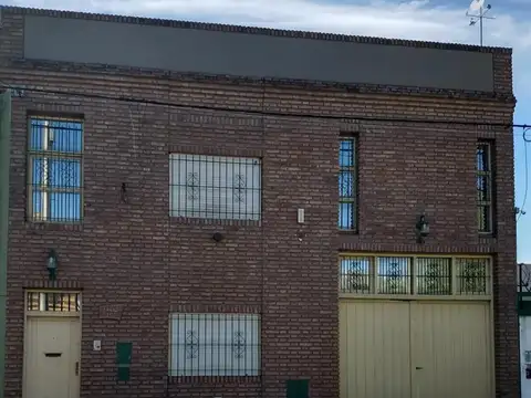 GALPON PARA CAMIONES, DEPOSITO y OFICINAS EN VENTA EN FISHERTON