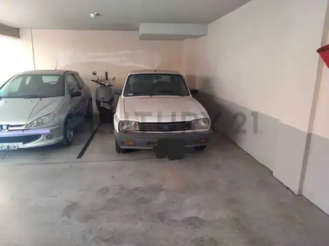 VENTA DE COCHER CUBIERTA EN VILLA BALLESTER