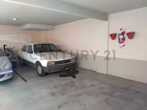 VENTA DE COCHER CUBIERTA EN VILLA BALLESTER