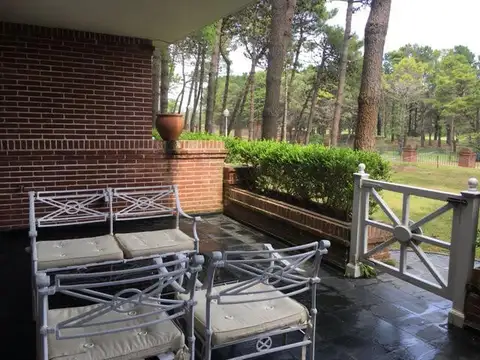 PINAMAR -TERRAZAS DEL GOLF -ED. SAINT ANDREWS - DUPLEX EN VENTA