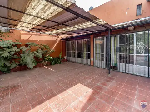 venta casa  5 ambientes tapiales