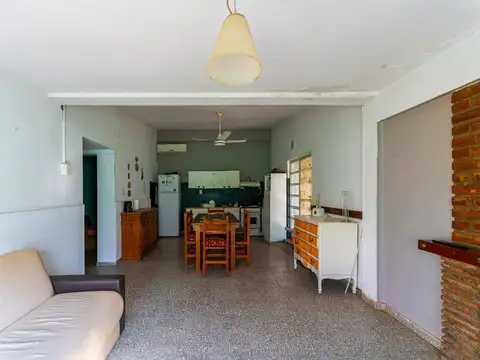 Casa 3 ambientes con 1 baño