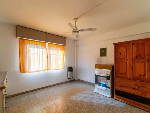 CASA EN VENTA DOS DORMITORIOS GRAN TERRENO FUNES