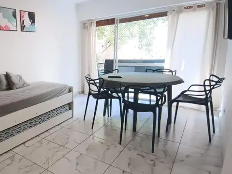 Departamento de 2 ambientes en Plaza Colon