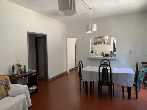 Casa 3 ambientes con 1 baño
