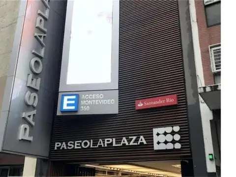 Montevideo e/ Avenida Corrientes y Sarmiento