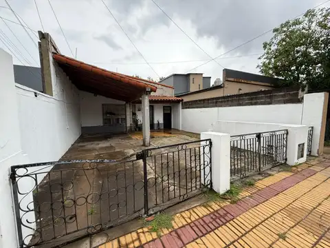 Casa en Alquiler uso comercial mas departamento 2 ambientes