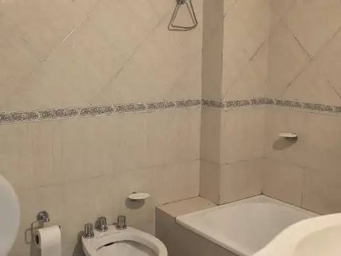 Depto Tipo Casa en Alquiler de 3 ambientes