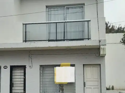 Monoambiente al frente.