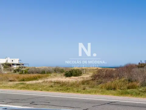 Vende amplio terreno en Santa Monica