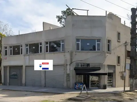 LOCAL CASI ESQ/ CON 2 BAÑOS A EXTRENAR  S/VICENTE