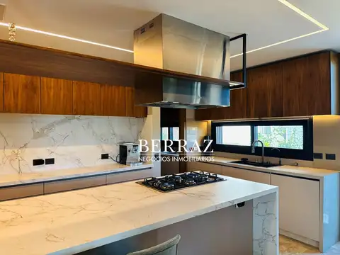 Casa Venta 5 Dormitorios Barrio El Yacht Lote de 905 m2 Nordelta, Tigre