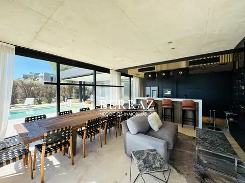 Casa 7 ambientes con 7 baños