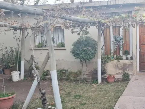 TERRENO CON CASA en VENTA en VISTALBA
