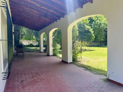 Casa 3 ambientes con 2 baños