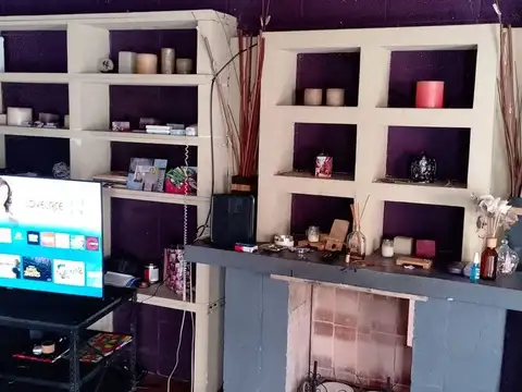 CASA DE 103m CUBIERTOS + 2 DEPTOS A TERMINAR VENTA